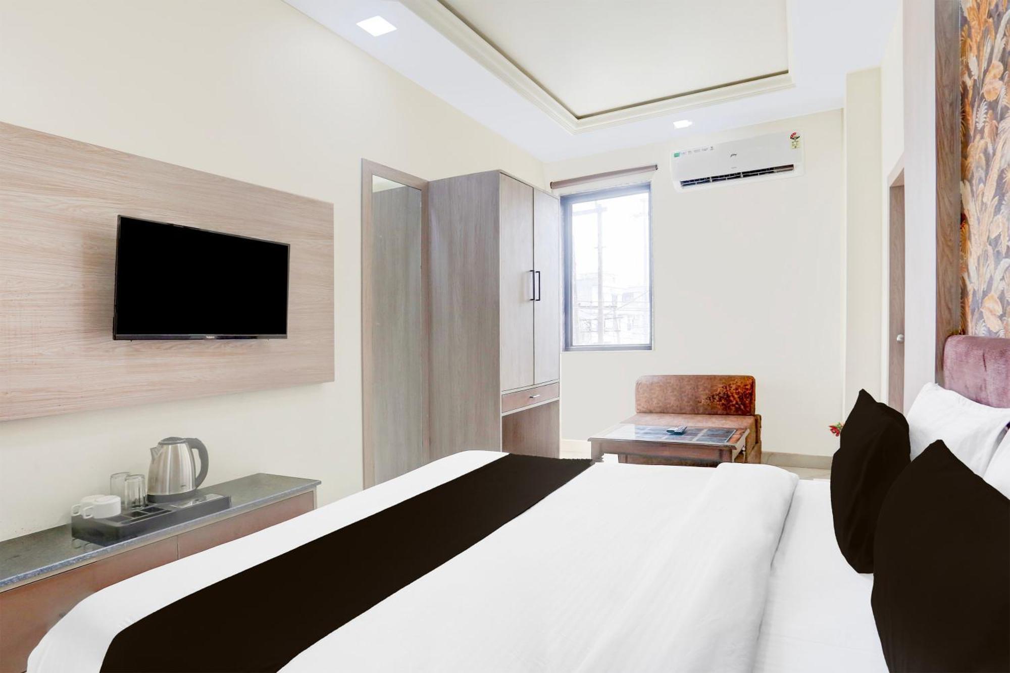 Hotel Collection O The Vidya Grand à Rudrapur Extérieur photo