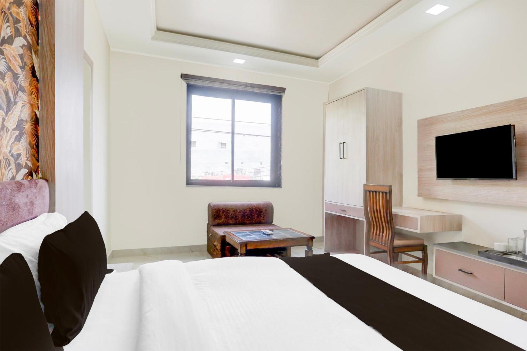 Hotel Collection O The Vidya Grand à Rudrapur Extérieur photo